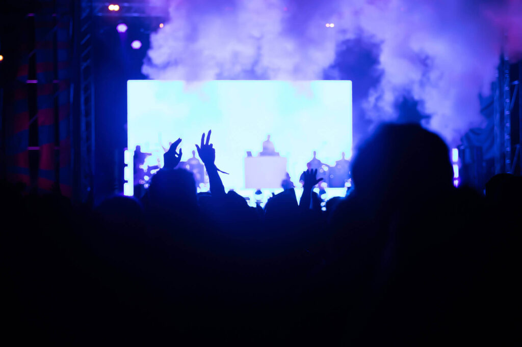 Freestanding Frame Installation